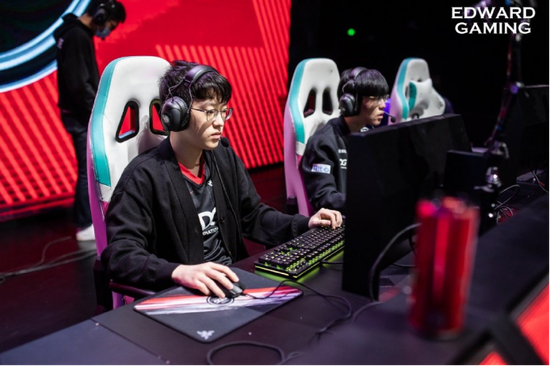 电竞盛宴在鸟巢创造新纪录 超6万人见证历史时刻